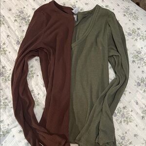 Old Navy Two-Tone Ribbed Top in Brown and Green